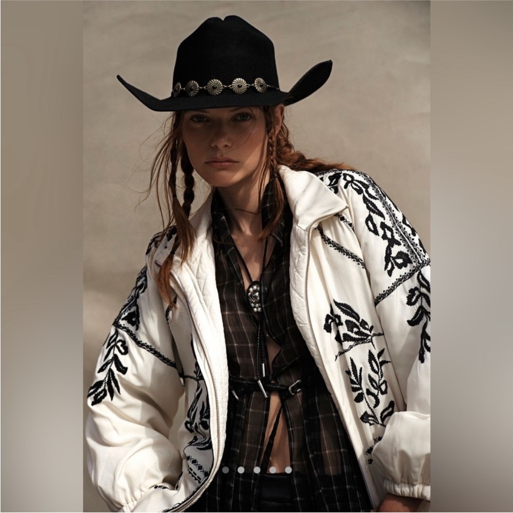 Anthropologie Embroidered Puffer Coat ivory and black jacket oversized XL - Picture 6 of 12